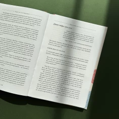 Книга Цілуйте мене міцно - Карлос Гонсалес Книга Цілуйте мене міцно - Карлос Гонсалес