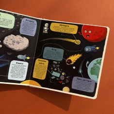 Книга Маленькі дослідники: Космічний світ - Рут Мартін