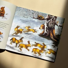 Книга Перша весна ведмежати - Еллі Вуллард