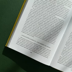 Подарунковий комплект - Ресурсний жіночий щоденник та книга Тримайтеся за своїх дітей Подарунковий комплект - Ресурсний жіночий щоденник та книга Тримайтеся за своїх дітей