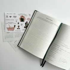 Подарунковий комплект - Ресурсний жіночий щоденник та книга Тримайтеся за своїх дітей Подарунковий комплект - Ресурсний жіночий щоденник та книга Тримайтеся за своїх дітей