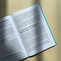 Книга Мама і тато більше не разом. Як допомогти дітям пережити розлучення батьків - Марія Малихіна Книга Мама і тато більше не разом. Як допомогти дітям пережити розлучення батьків - Марія Малихіна